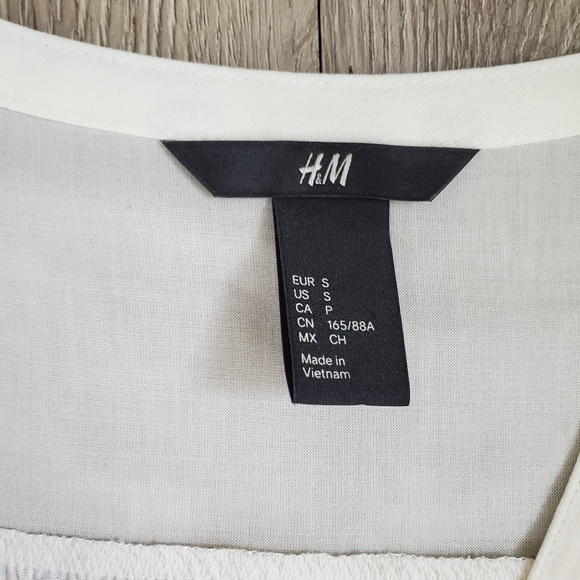H&M Cream Blouse - Picture 2 of 2